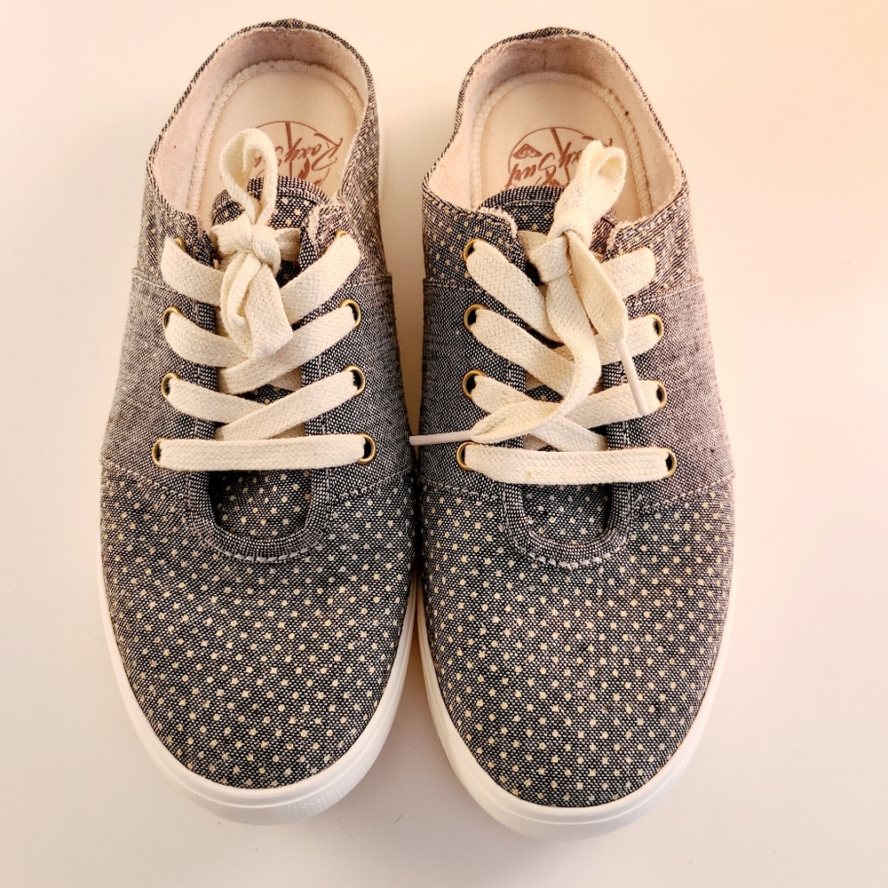 Roxy Women's Gray Slip-On Sneakers - Picture 5 of 8